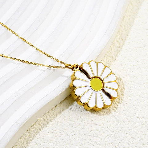 Daisy Flower Pendant Necklace Gold Plated Stainless Steel White Enamel Floral Charm Fashion Jewelry Accessory For Women