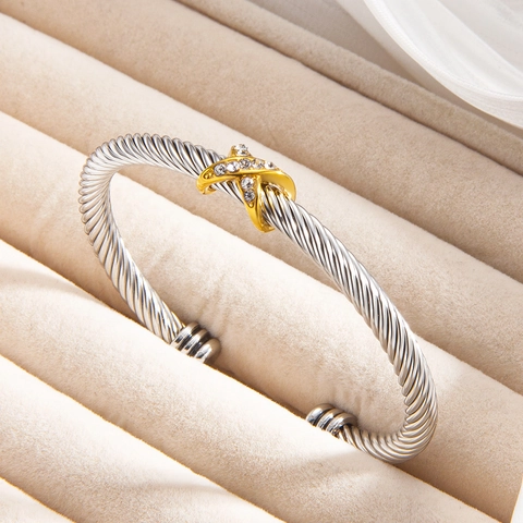 Bracciale Rigido Aperto In Acciaio Inossidabile Con Cavo Intrecciato E Croce A X Con Strass Regolabile