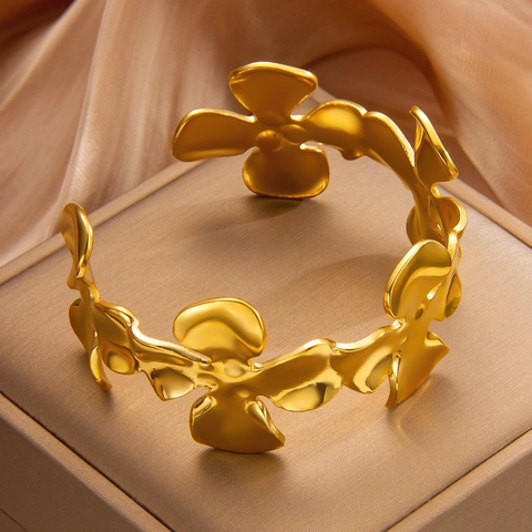 Minimalistisches Kleeblatt Offener Armreif Blume Edelstahl 18K Vergoldet Verstellbares Armband Für Damen