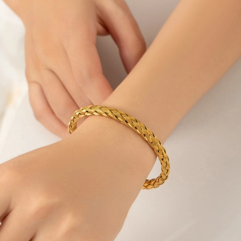 Bracciale Rigido Intrecciato In Acciaio Inossidabile Placcato Oro 18K Cavo Ritorto Aperto Regolabile Minimalista
