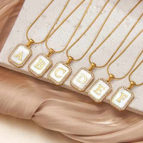 Collar de Letra Inicial de Acero Inoxidable 304 Chapado en Oro Concha Blanca Zirconia Colgante Rectangular Joyería Mujer