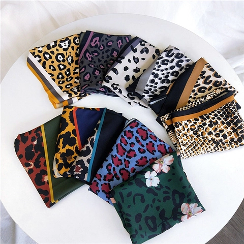 Sciarpa a Rombo in Raso con Stampa Leopardata di Moda per Donna Cravatta a Rombo Vintage Fascia per Capelli Borsa Decorativa Sciarpa