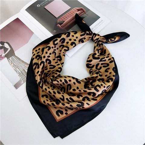 Foulard Quadrato Con Stampa Leopardata Effetto Raso Poliestere Satinato Bandana Moda Elastico Per Capelli Decorazione Borsa Foulard Professionale Donne