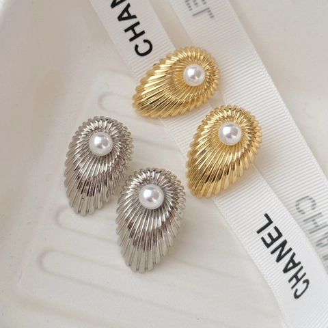 Vintage Shell Fan Shaped Stud Earrings Copper With Imitation Artificial Pearl Retro Elegant French Style Accessories For Women