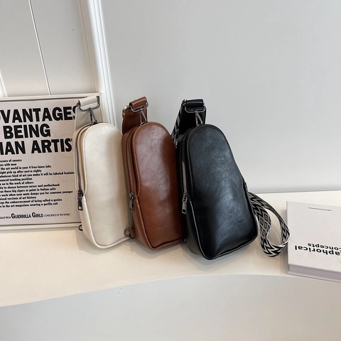 Damen PU Leder Brusttasche Sling Tasche Mit Breitem Geometrischem Jacquard Gurt Lässige Umhängetasche Für Reisen