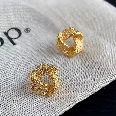 Gedraaide Geometrische Oorknopjes Mat Koper Met 925 Sterling Zilveren Oorbellenpost Moderne Chique Sieraden Dames
