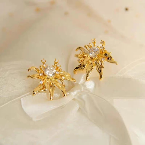 Vintage Court Style Zircon Flower Stud Earrings With 925 Sterling Silver Earring Post Copper Elegant Luxury For Women