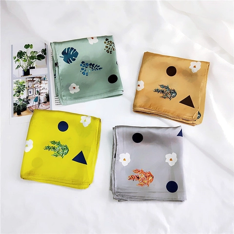 Women Satin Satin Square Scarf Floral Leaf Print Neck Head Wrap Decorative Fashion Handbag Accessory