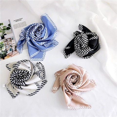 Elegante Foulard Quadrato Di Raso Poliestere Con Motivo Geometrico A Righe Per Collo Testa Accessorio Per Borsa Stile Chic Francese