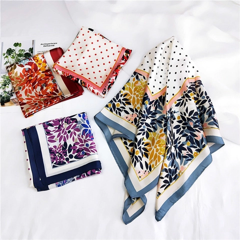 Eleganter Quadratischer Satinnschal Satin Polyester Floral Polka Dot Print Retro Mode Halstuch Haar Accessoire Für Frauen