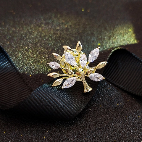 Elegant Copper Zirconia Brooch Pins For Women Gold Plated Bowknot Tree Butterfly Star Flower Pin Anti-Exposure Jewelry Accessory