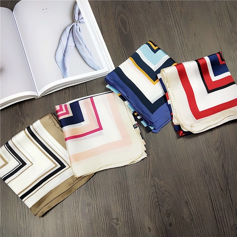 Foulard Quadrato Da Donna Raso Artificiale Satinato Setoso Stampa Geometrica Righe Accessorio Moda Professionale