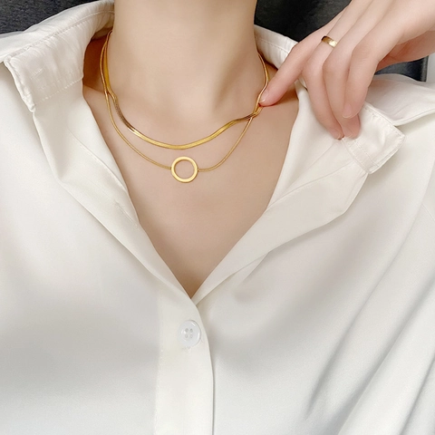 Lagenhalskette Für Damen Titanstahl Flache Schlangenkette Geometrischer Kreisanhänger Minimalistischer Schmuck Geschenk