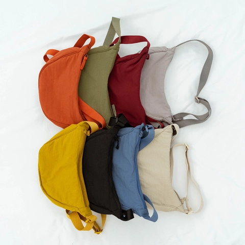 Women Nylon Crossbody Bag Minimalist Half Moon Dumpling Shape Lightweight Solid Color Casual Shoulder Bag Adjustable Strap