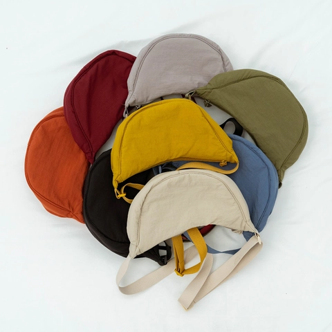 Women Nylon Crossbody Bag Minimalist Half Moon Dumpling Shape Lightweight Solid Color Casual Shoulder Bag Adjustable Strap