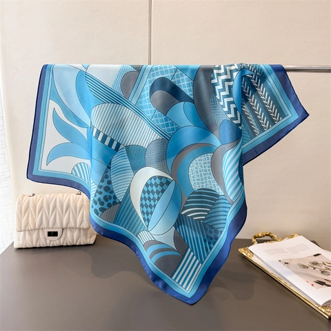 Sciarpa Quadrata in Raso con Stampa Geometrica Bandana Effetto Seta Premium Foulard Versatile per Collo e Testa per Donna Accessorio Moda Chic