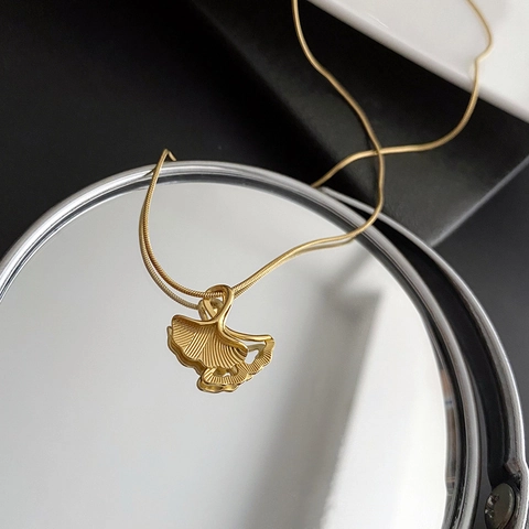 Collana Con Ciondolo Foglia Di Ginkgo Acciaio Inossidabile Catena A Serpente Doppia Foglia Gioielli Texturizzati Per Donna Regalo Elegante Estivo