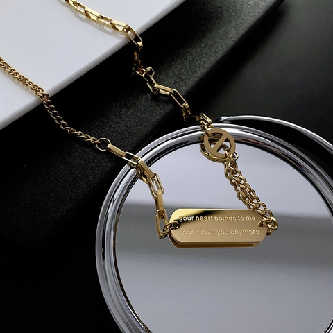 Collana Con Pendente In Acciaio Al Titanio Placcato Oro Etichetta Rettangolare Lettere Incise Catena A Maglie Asimmetrica Donne