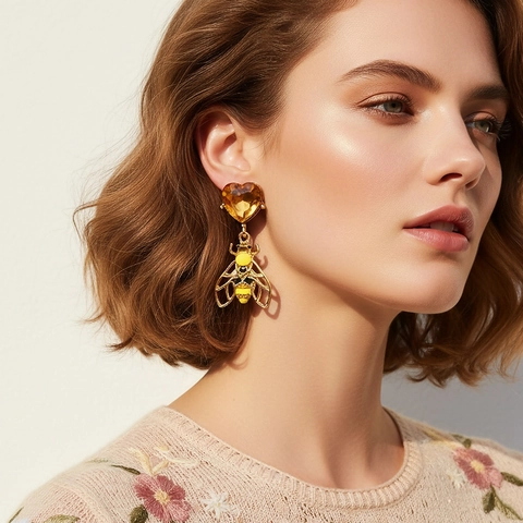 Boucles D'Oreilles Pendentif Coeur Abeille Vintage Alliage De Zinc Strass Émail Avec Tige En Acier Inoxydable Femmes