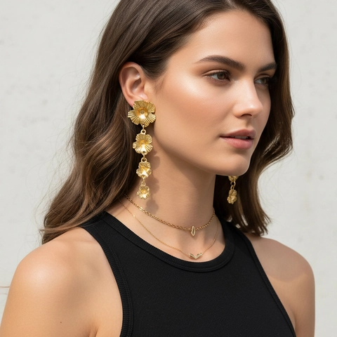 Boucles D'oreilles Pendantes Fleurs Superposées Alliage Floral Avec Tige En Acier Inoxydable Style De Luxe Exagéré Femmes