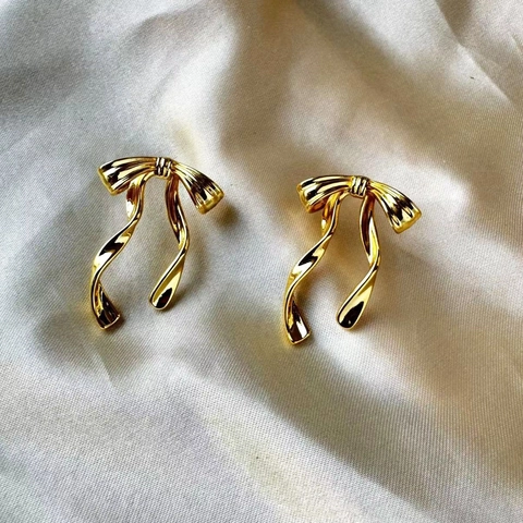 Elegante Schleife Tropfenohrringe Kupfer Vergoldet Band Quaste Lange Hängeohrringe Schmuck Für Frauen Hochzeit Party Zubehör