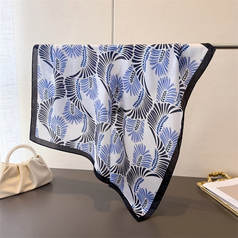 Elegante Foulard Quadrato In Satin Stampato Effetto Raso Sciarpa Da Testa Versatile Accessori Di Moda Per Donna Chic