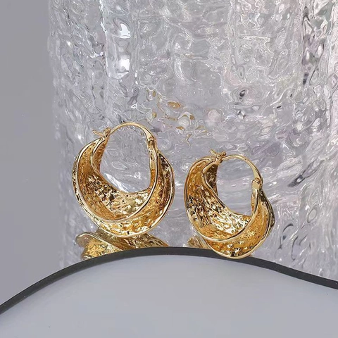 Pendientes De Aro Con Textura Martillada Vintage Cobre Con Baño De Oro De 18K Estilo Geométrico Plegado Para Mujeres