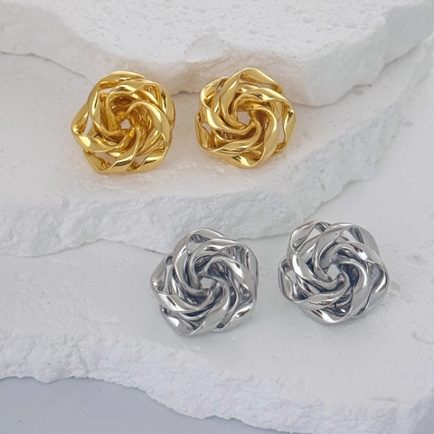 Stud Earrings With 3D Rose Flower Design Copper Metal Retro Irregular Light Luxury Fashion Jewelry For Women