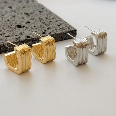 Orecchini Geometrici Quadrati A Forma De C Con Perno In Argento Texture Ondulata Metallo Minimalista Gioielli Di Moda