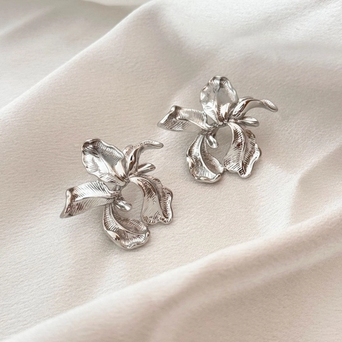 French Retro Flower Stud Earrings Irregular Geometric Orchid Shape Copper Metallic Niche Exaggerated For Women