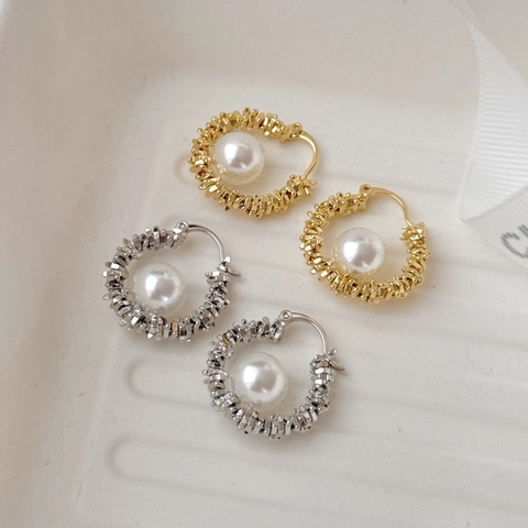 Retro Artificial Pearl Ear Buckles Alloy Twisted Texture Hoop Earrings French Style Elegant Niche Jewelry For Women