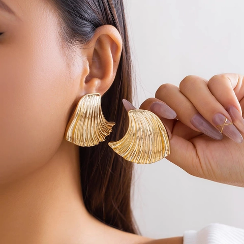 Oversized Wave Textured Shell Earrings 18K Gold Plated Fan Shape Metal Statement Jewelry For Women Minimalist Bold Style