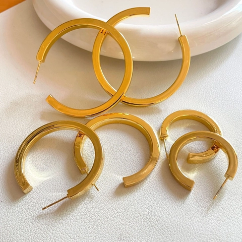 Chunky C-Form Kreolen Hochglanzpoliertes Kupfer Minimalistischer Hohlgeometrischer Schmuck Für Frauen Modern Elegant