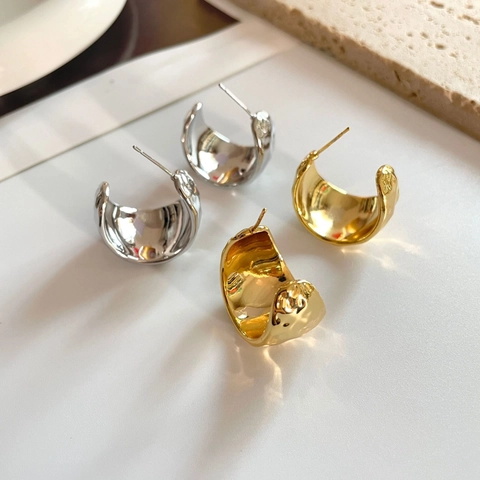 Orecchini A Cerchio A Forma Di C Martellati Larghi In Rame Placcato Oro 18K Minimalisti Da Donna