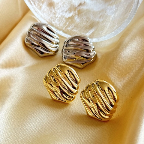 Irregular Texture Wave Stud Earrings Copper Metallic High End Fashion Geometric Niche Jewelry For Women