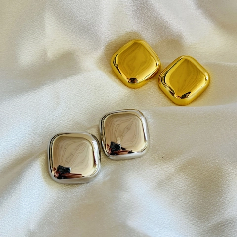 Minimalistische Spiegelpolierte Abgerundete Quadratische Ohrstecker Kupfer 18K Vergoldet Nische Geometrischer Schmuck