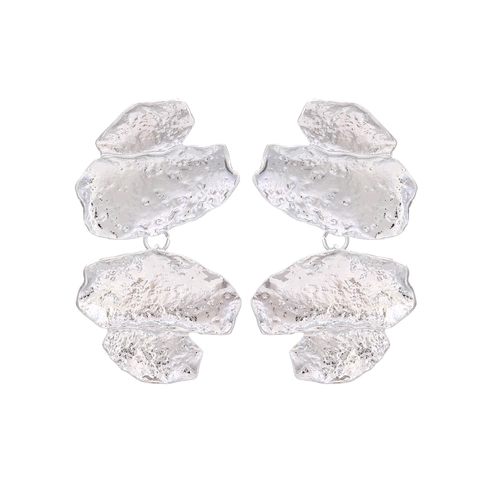 Unregelmäßige Blatt Legierung Ohrhänger Übertriebene Hammerschlag Struktur Retro Moderne Statement Schmuck Für Damen
