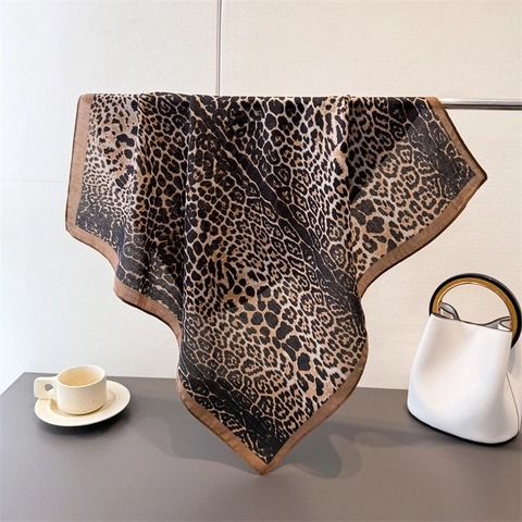 Leopard Print Square Scarf Satiny Polyester Bandana Vintage Neck Kerchief Fashion Headwrap For Women