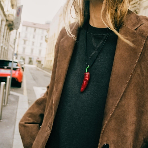 Mode Zinklegierung Emaille Rot Gelb Lila Chili Anhänger Halskette Für Damen Spaß Simulation Gemüse Essen Schmuck Lange Wachskordel Halskette