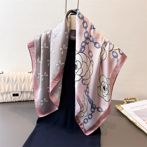 Carré De Satin En Polyester Élégant Imprimé Chaîne Et Fleurs Foulard De Cou Pour Femme Accessoire De Mode