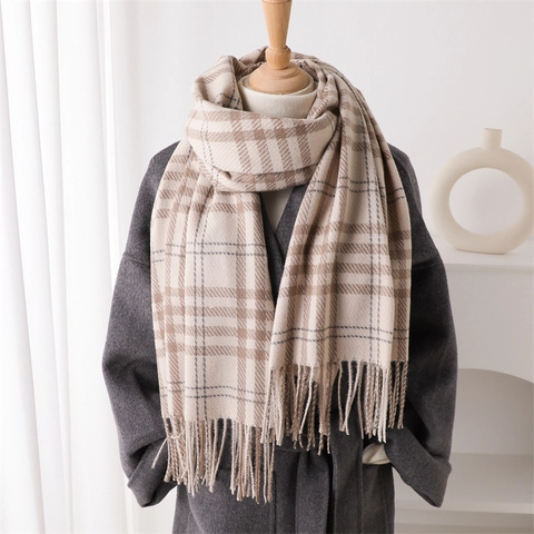 Vintage British Plaid Scarf Women Winter Warm Cashmere Like Tassel Shawl Wrap Soft Checked Neck Scarf Ladies Fashion Accessories