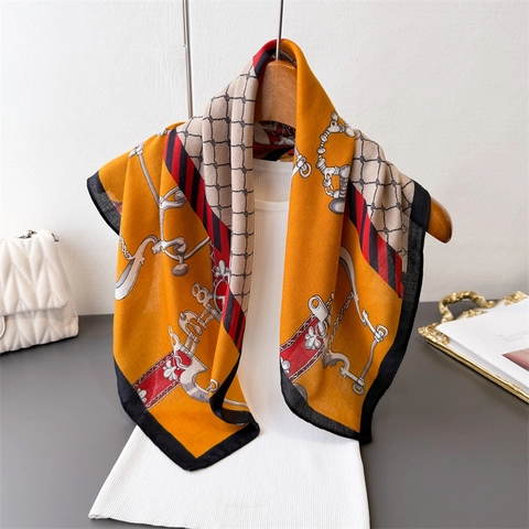 Carré De Satin Élégant Polyester Satiné Imprimé Chaîne Équestre Mode Rétro Française Foulard Pour Femme