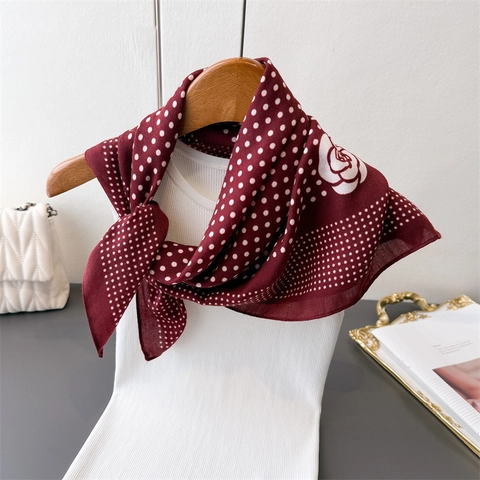 Foulard Carré Élégant Rétro Français Imitation Satin Polyester À Pois Imprimé Fleur Camélia Accessoire Mode Pour Femmes