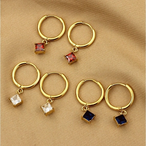 Boucles d'Oreilles Créoles En Acier Titane Plaqué Or 18K Avec Zircone Carrée Colorée Boucles d'Oreilles Pour Femmes