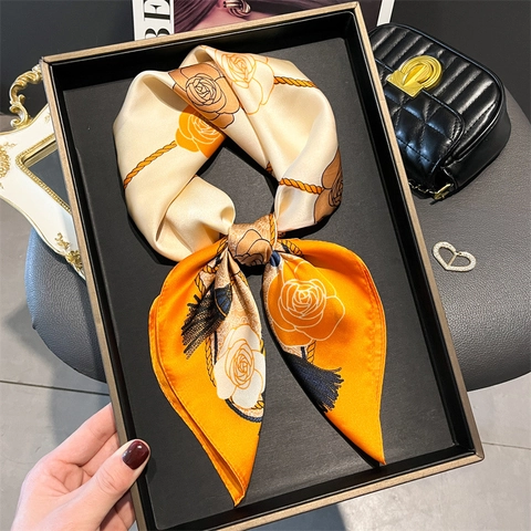 Foulard Quadrato Con Stampa Floreale Raso Raso Sintetica Motivo Rose Elegante Bandana Per Collo Testa Accessorio Moda