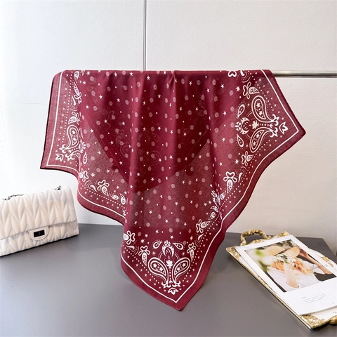 Paisley Print Square Scarf For Women Vintage Bohemian Star Pattern Satin Feeling Herringbone Texture Neck Scarf Bandana