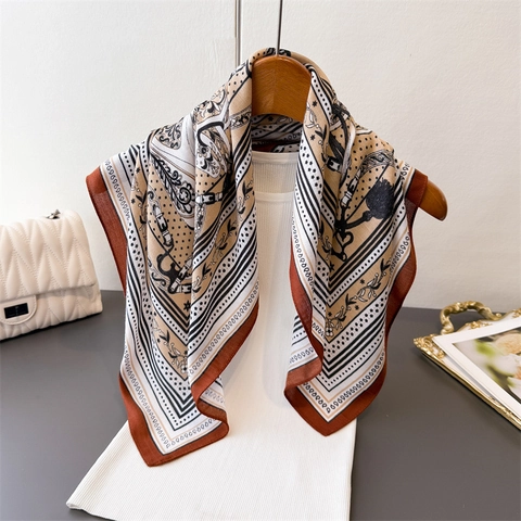 Foulard Quadrato Vintage Con Stampa Equestre Sciarpa In Raso Per Donna Motivo A Catena Retrò Accessorio Di Moda