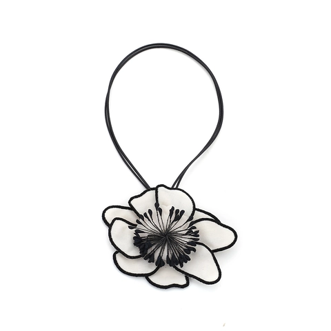 Handgefertigte Halskette Mit Stoffblumen-Anhänger Vintage Bohemian Stoff Blumen Wachsseil Lange Kette Schmuck Für Damen