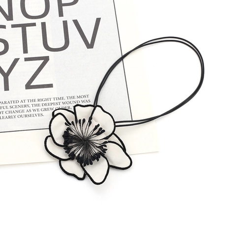 Handgefertigte Halskette Mit Stoffblumen-Anhänger Vintage Bohemian Stoff Blumen Wachsseil Lange Kette Schmuck Für Damen