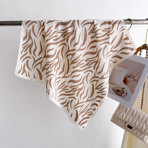 Sciarpa Quadrata In Raso Di Raso Con Stampa Zebra Moda Versatile Bandana Foulard Elegante Avvolgimento Collo Accessorio Per Capelli